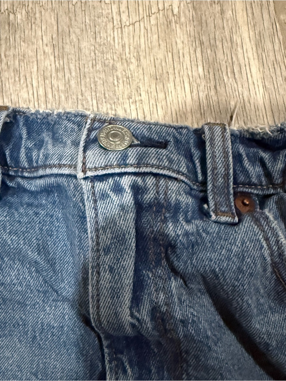 Abercrombie & Fitch High Rise Mom Short - Picture 4 of 4